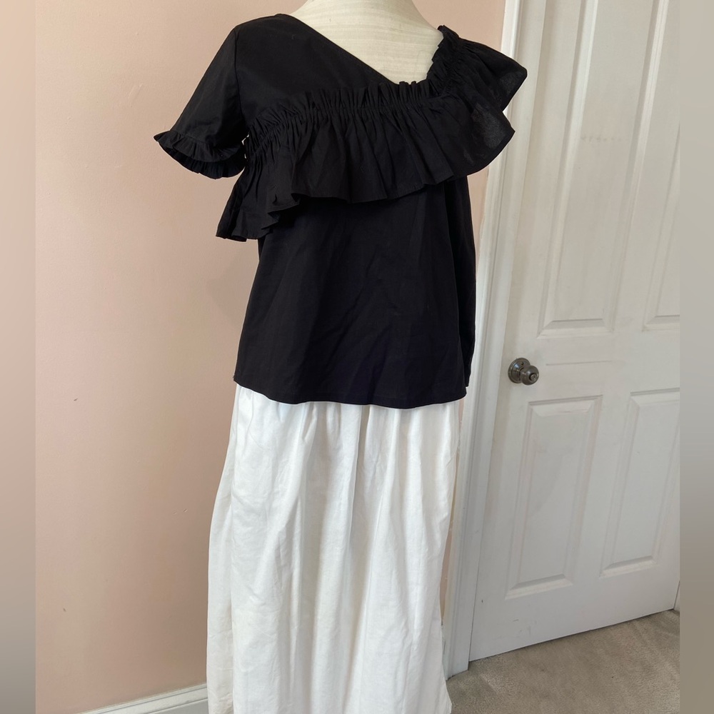 Black Ruffled Women's Top - Picture 2 of 10